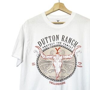 Dutton‎ Ranch NWOT Yellowstone Graphic Tee